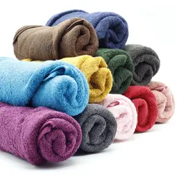 színes törölközők